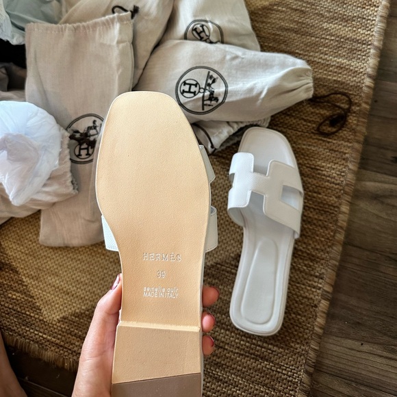 White sandals - Picture 2 of 3